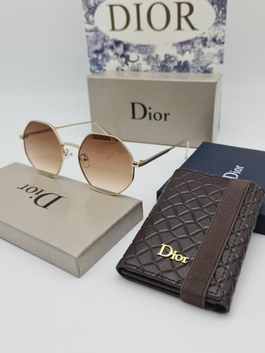 طقم__ رجالي جديد من ديور.. نظاره مع المحفظه..