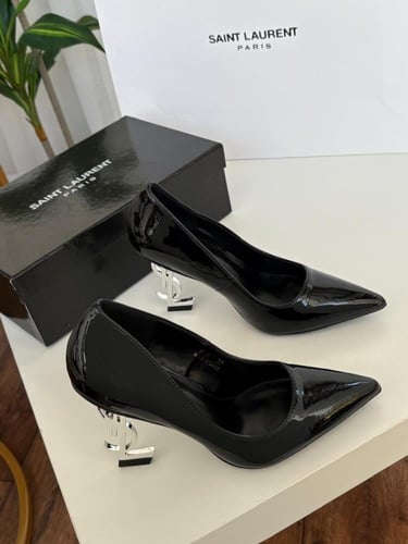 كعب سان لوران