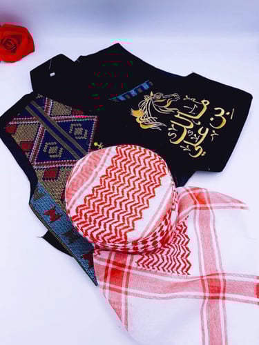 طقم ولادي. سديري تطريز الاسم حسب الطلب