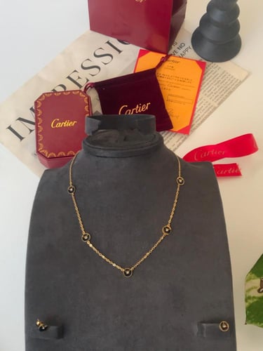 سلسال عنق نسائي كارتير