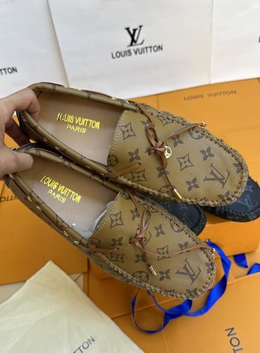 شوزات رجالي