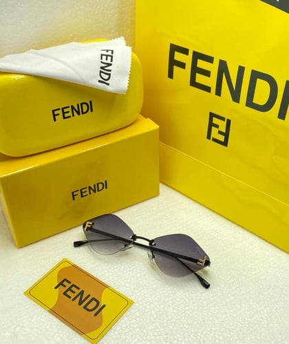 نظارات أفندي مع كافة ملحقاتها