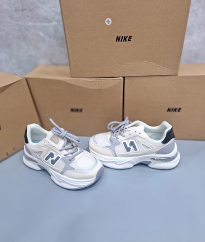 جزمات بعلبة الماركة