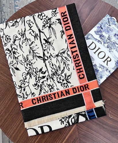 شالات ( اسكارف ) ماركة ديور