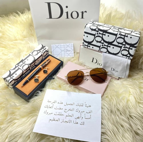 طقم نظارات ديور مع كافة ملحقاتها