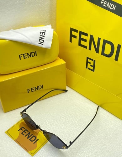 نظارات أفندي مع كافة ملحقاتها