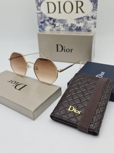 طقم__ رجالي جديد من ديور.. نظاره مع المحفظه..