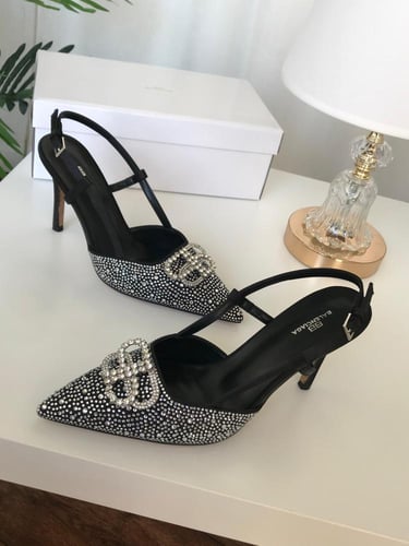 كعب مع جميع الملحقات