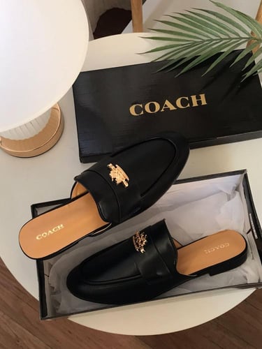 شوزات ماركة COACH