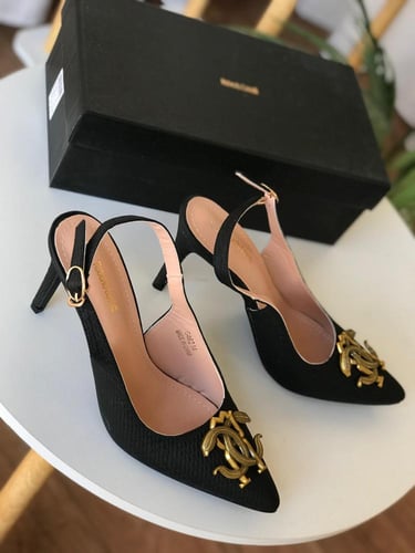 شوزات مع جميع الملحقات