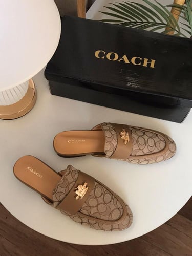 شوزات ماركة COACH