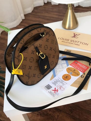 عرض ع شنط لويس