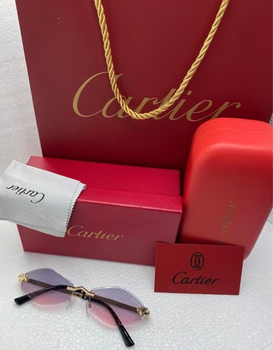 نظارات كاتير. نساي مع كافة ملحقاتها