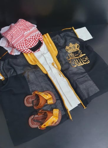 طقم تأسيس ولادي . بشت بالاسم حسب الطلب