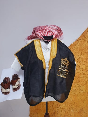 طقم تأسيس ولادي . بشت بالاسم حسب الطلب