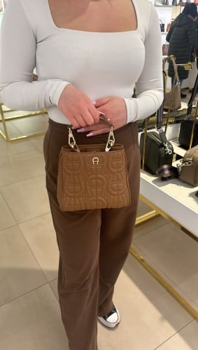 Aigner diadora Brown