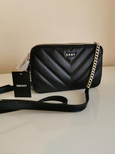 شنطة دكني باللون الأسود