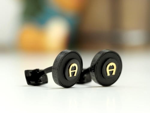 كبك Aigner أسود