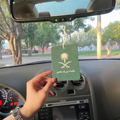 تعليقة سياره ( سيفين ونخلة )