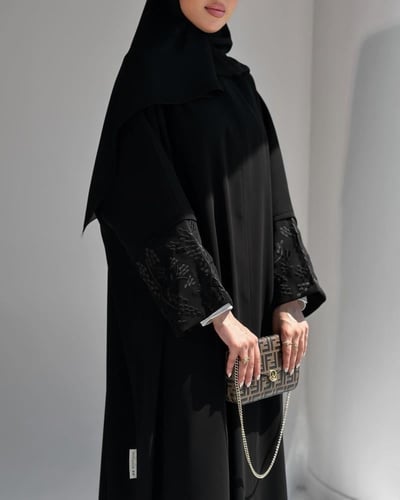 القماش كريب ملكي +طرحة