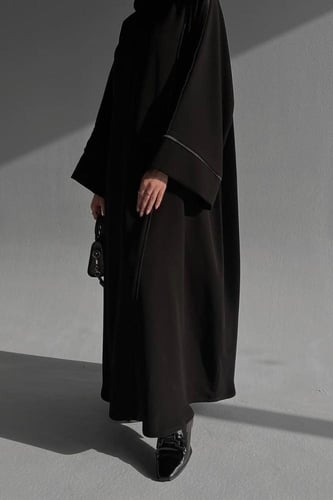 القماش كريب ملكي + طرحة