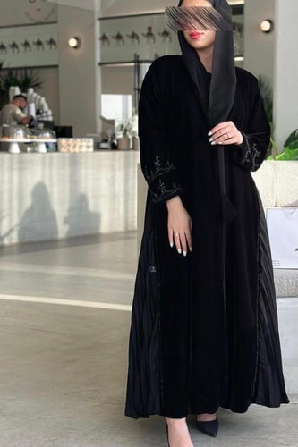 القماش مخمل + طرحة