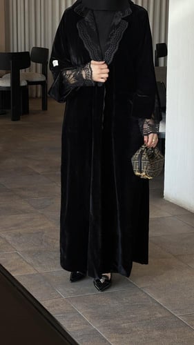 القماش مخمل +دانتيل +طرحة