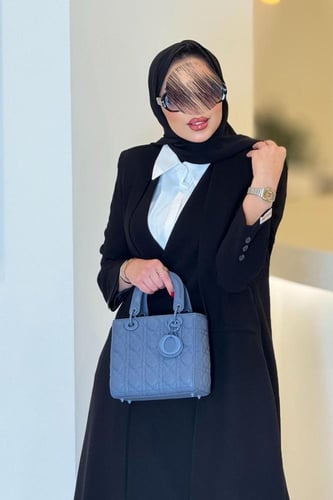 القماش كريب ملكي + طرحة