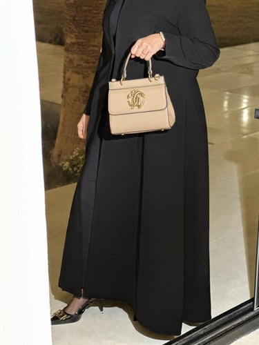 القماش كريب ملكي +طرحة