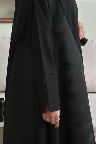 القماش كريب ملكي +جاكار +طرحه مجاناً