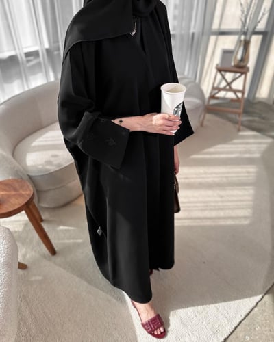 القماش كريب ملكي + طرحة