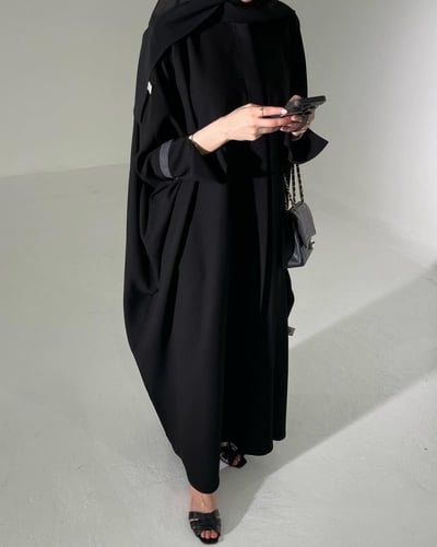 القماش كريب ملكي + طرحة