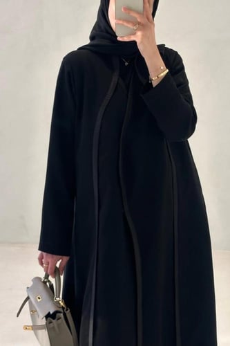 القماش كريب ملكي +مبطنه كامل + طرحةً