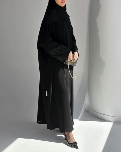 القماش كريب ملكي +طرحة