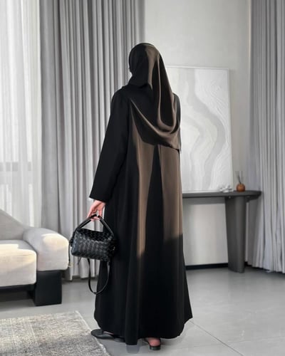 القماش كريب ملكي +بطانه داخليه +طرحة