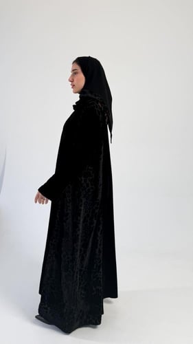 عباية “سرّ الزهرة”