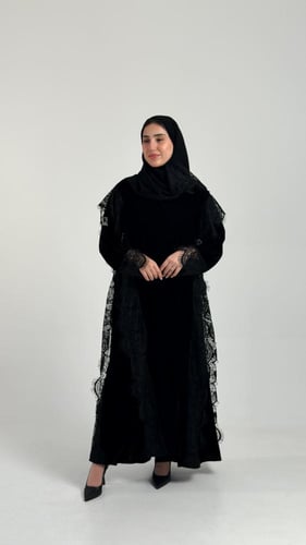 عباية “همسة الدانتيل”