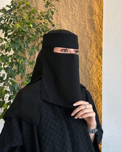 نقاب مبطن قطن
