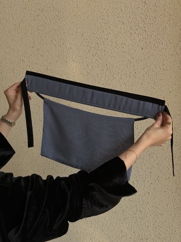 نقاب مبطن رمادي