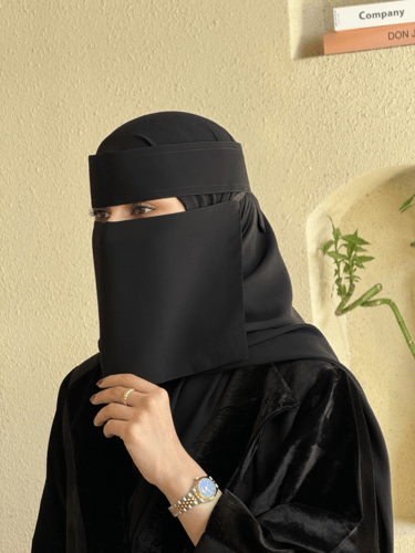 نقاب ربط حرير والثاني بنصف السعر