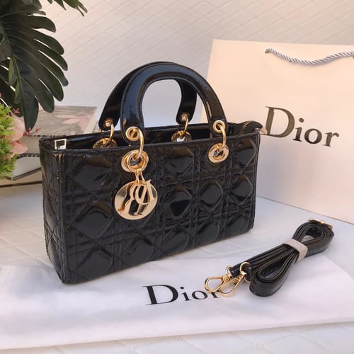 حقيبة نسائيه ماركه ديور درجة اولى مع الملحقات