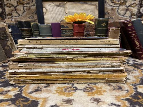 ١٨ رواية من روايات الجيب