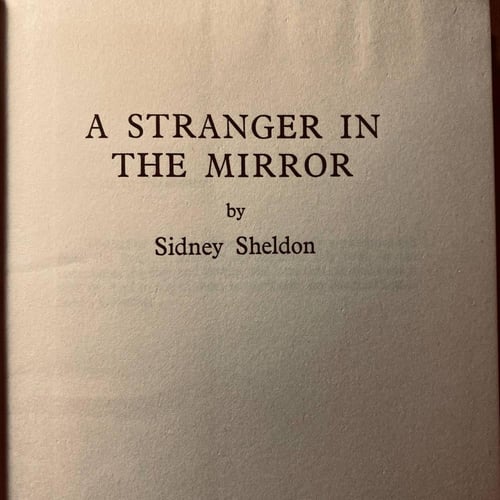 A stranger in the mirror - Sidney Sheldon (Q7)