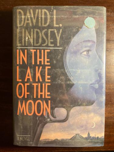In the lake of the moon - by: David L. Lindsey (P1...
