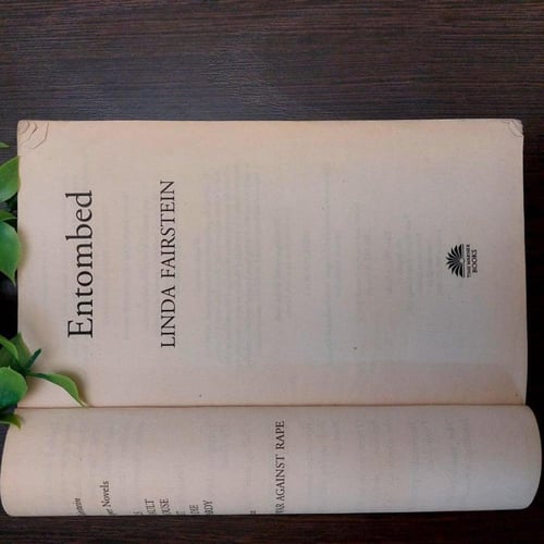 Entombed - linda fairstein(E1)