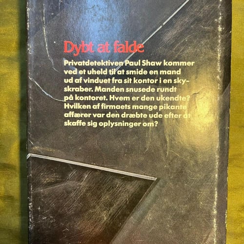 Dybt at falde- by: Mark Sadler (P17)