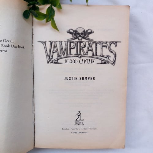 (E1)Vampirates blood captain- justin somper