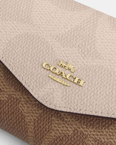 محفظة و حقيبة كلير من كوتش