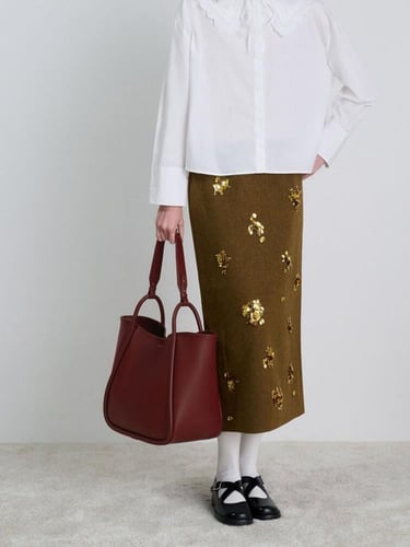 حقيبة توت باق أنبوبية من تشارلز اند كيث لون برغندي