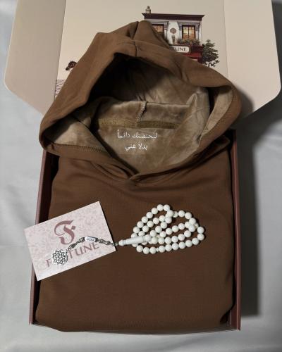 بلوفر وسبحه ونحت الاسم